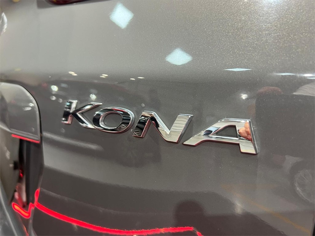 Foto 6 HYUNDAI KONA Tgdi 1.0 120cv 4x2 TecnoRed