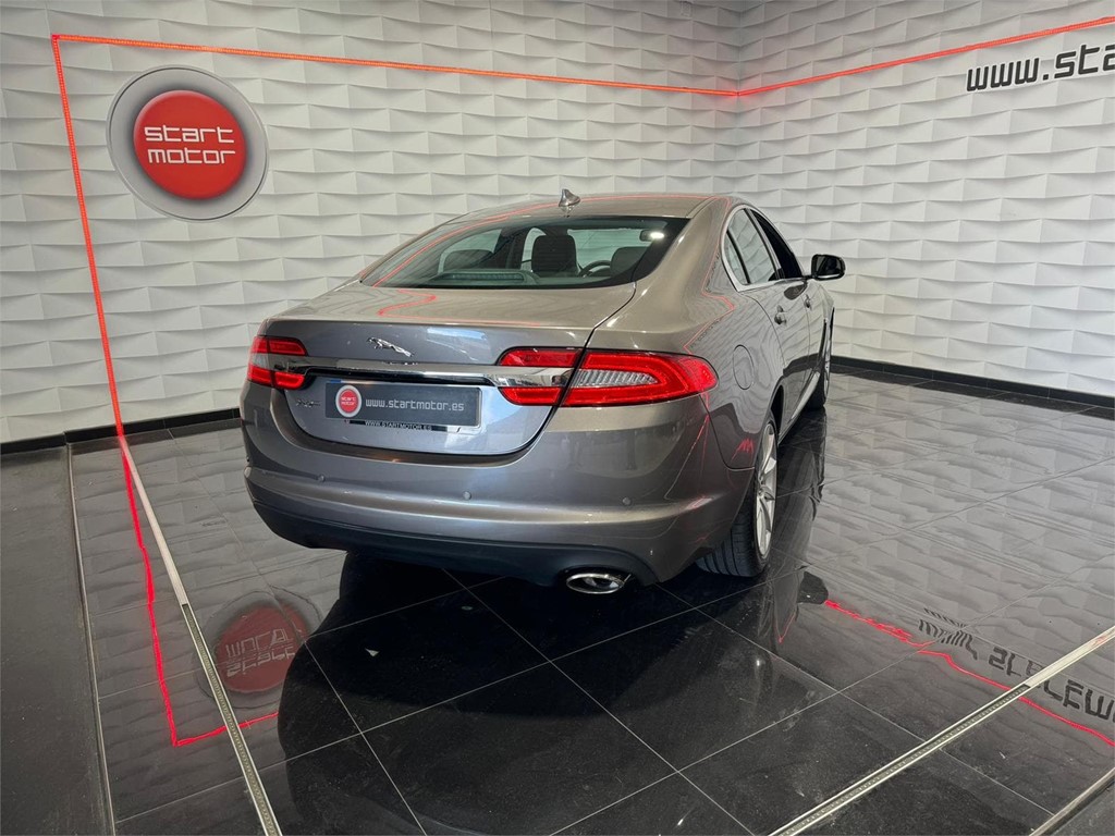 Foto 4 JAGUAR XF 2.2 LUXURY 200CV