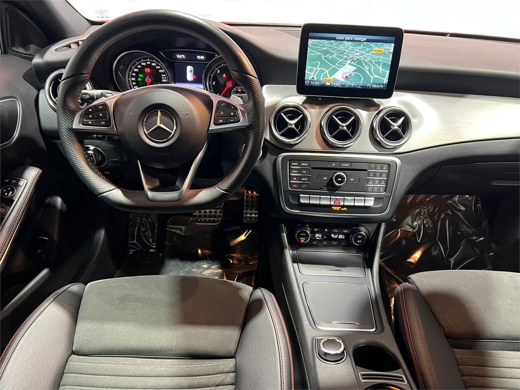 Foto 9 MERCEDES BENZ GLA 200D AMG LINE 