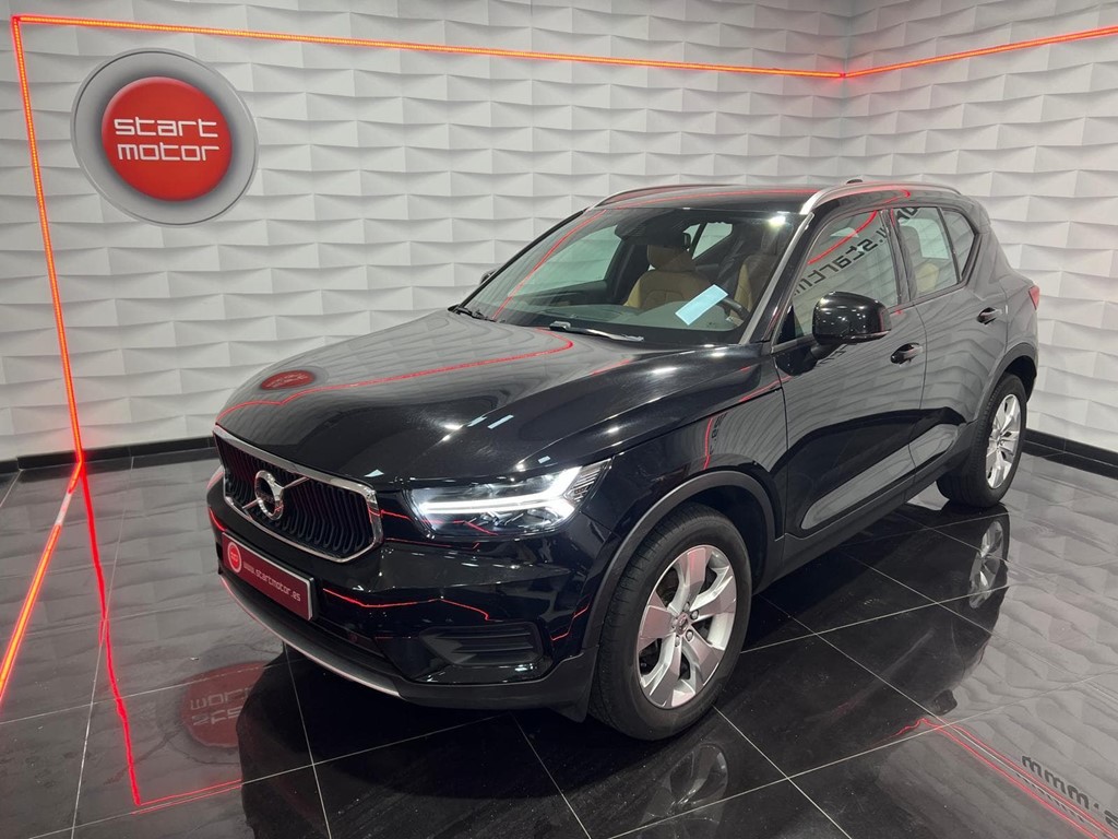 Foto 2 VOLVO XC40 MOMENTUM 1.5 T3 156CV